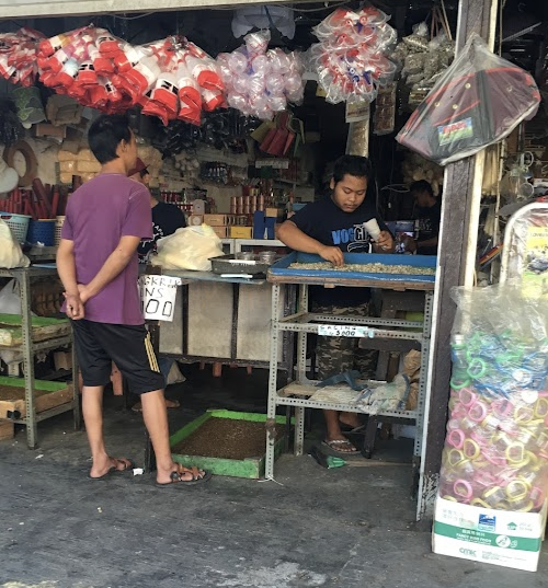 Foto Pelanggan dengan Anjingnya